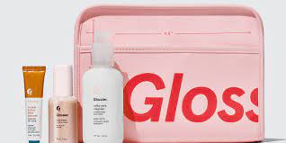 glossier makeup bag: WHATS THE HYPE??