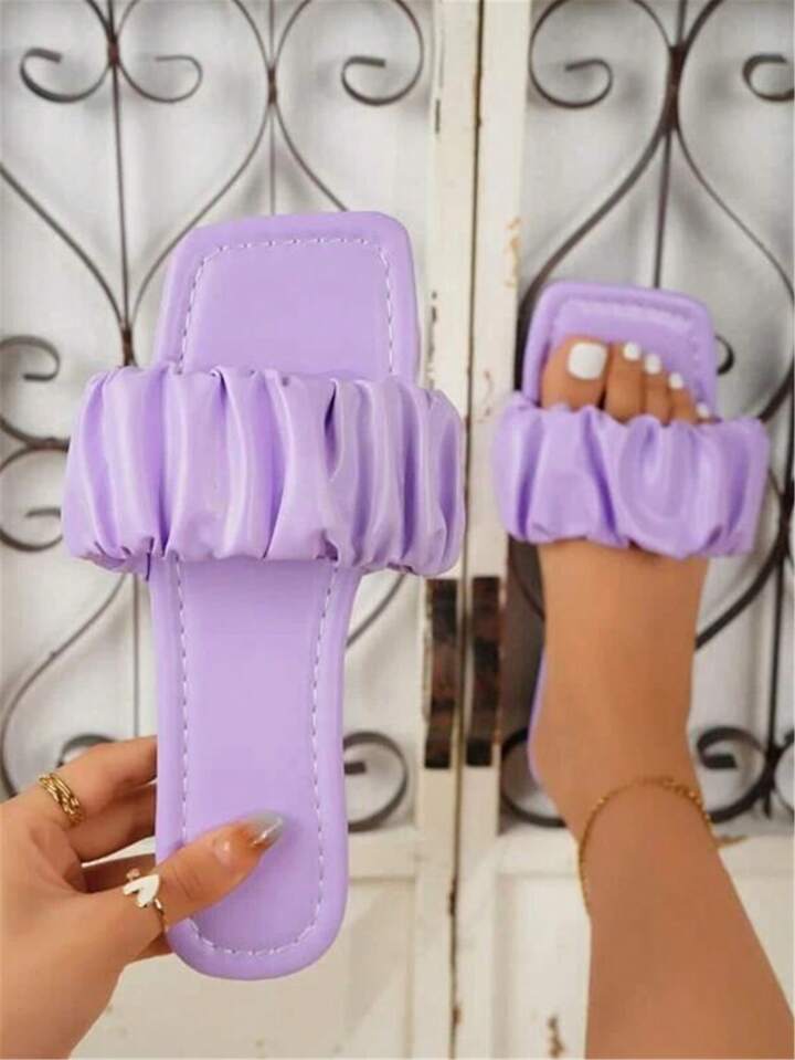 Runched flat sandals